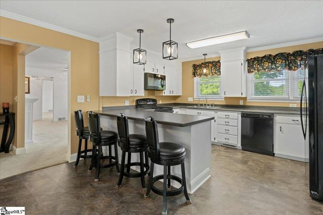 210 Heyward Avenue, Honea Path, SC 29654