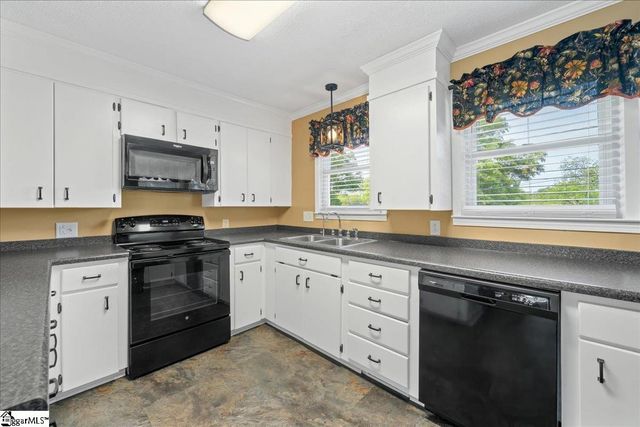 210 Heyward Avenue, Honea Path, SC 29654