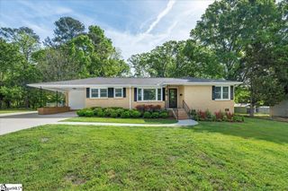 210 Heyward Avenue, Honea Path, SC 29654
