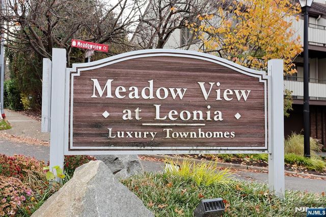 33 Elizabeth Terrace, Leonia, NJ 07605