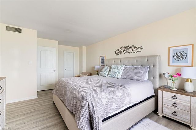 100 E Ocean View Ave Apt 912, Norfolk, VA 23503