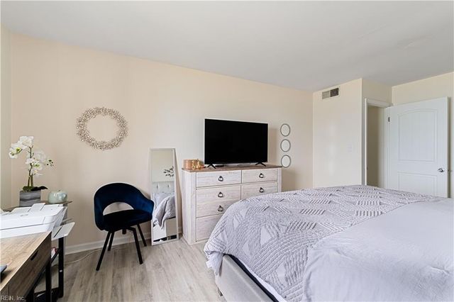 100 E Ocean View Ave Apt 912, Norfolk, VA 23503