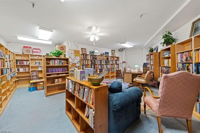 100 E Ocean View Ave Apt 912, Norfolk, VA 23503