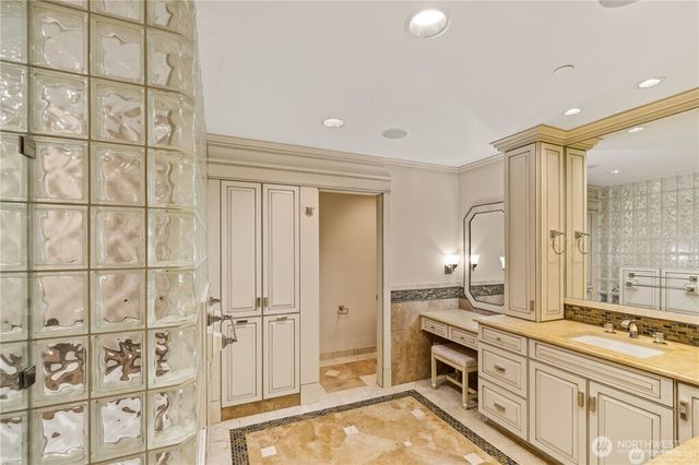 11009 317th Avenue NE, Carnation, WA 98014