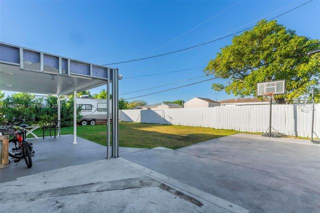 14860 Buchanan St, Miami, FL 33176