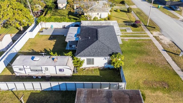 14860 Buchanan St, Miami, FL 33176