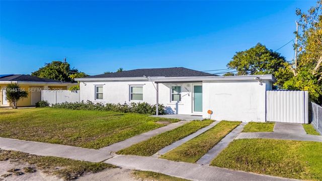 14860 Buchanan St, Miami, FL 33176