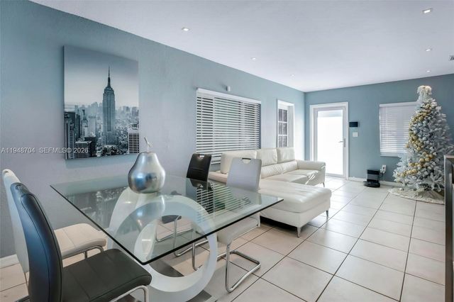 14860 Buchanan St, Miami, FL 33176