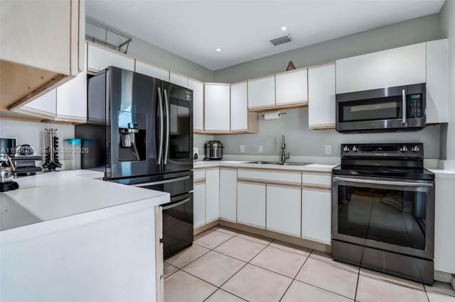 14860 Buchanan St, Miami, FL 33176