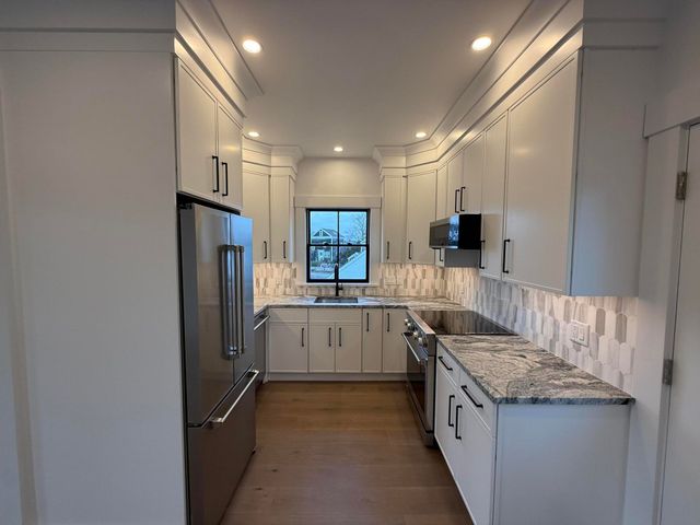 29 Cemetery Road 1, Provincetown, MA 02657