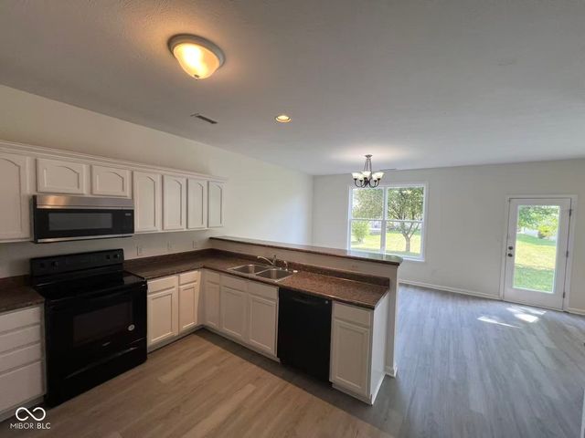 10593 Brooks Street, Indianapolis, IN 46234