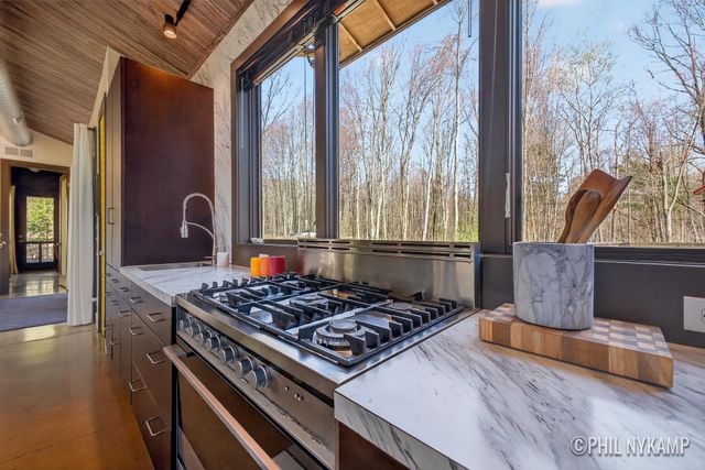 5479 Liland Trace, Fennville, MI 49408