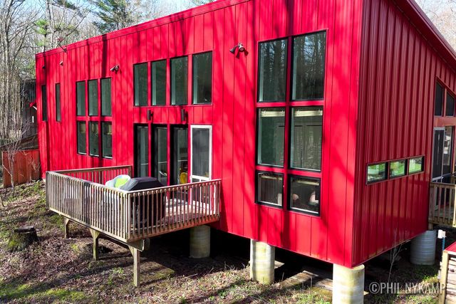 5479 Liland Trace, Fennville, MI 49408