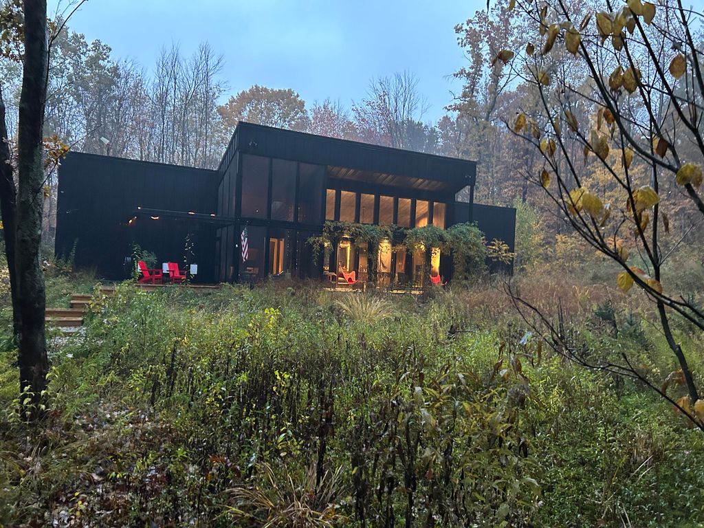 5479 Liland Trace, Fennville, MI 49408