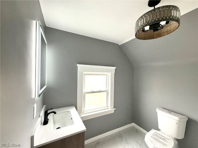 12005 Farringdon Avenue, Cleveland, OH 44105