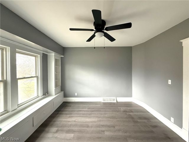 12005 Farringdon Avenue, Cleveland, OH 44105