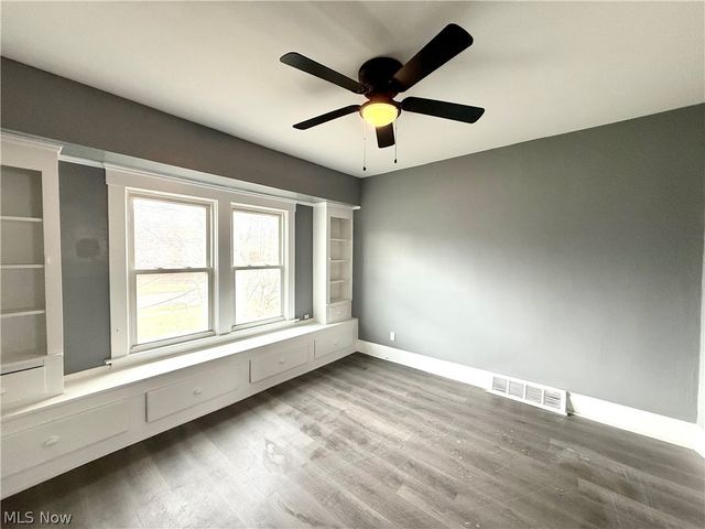 12005 Farringdon Avenue, Cleveland, OH 44105