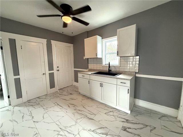 12005 Farringdon Avenue, Cleveland, OH 44105