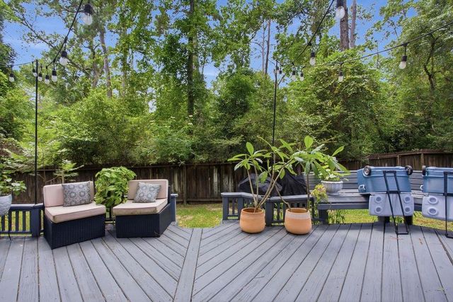 6 Wind Poppy Court, The Woodlands, TX 77381