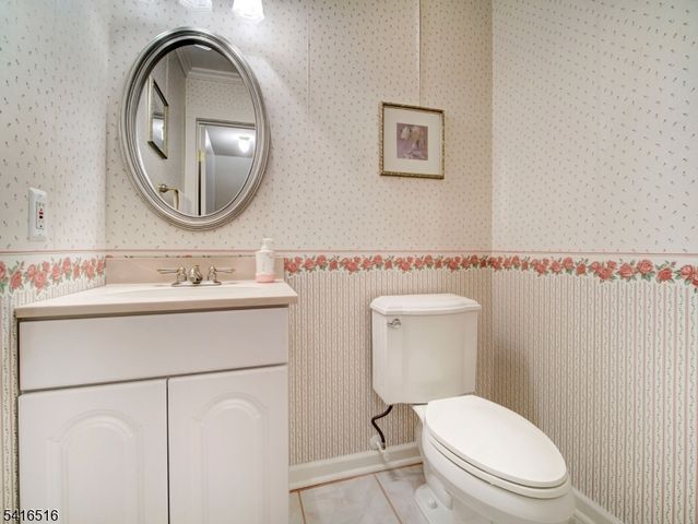 47 Autumn Ct, Roxbury Twp., NJ 07852