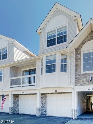47 Autumn Ct, Roxbury Twp., NJ 07852