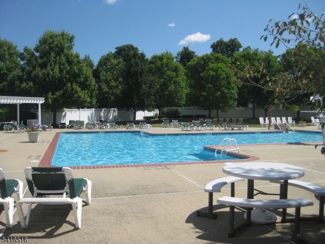 47 Autumn Ct, Roxbury Twp., NJ 07852