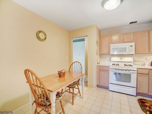 47 Autumn Ct, Roxbury Twp., NJ 07852