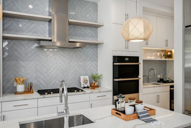 4127 N Whipple Street, Chicago, IL 60618