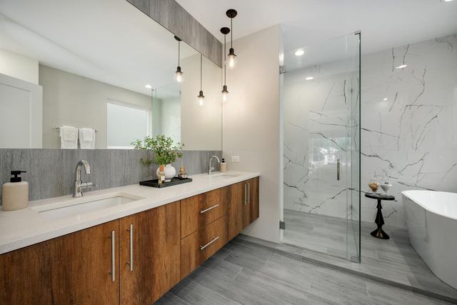 4127 N Whipple Street, Chicago, IL 60618