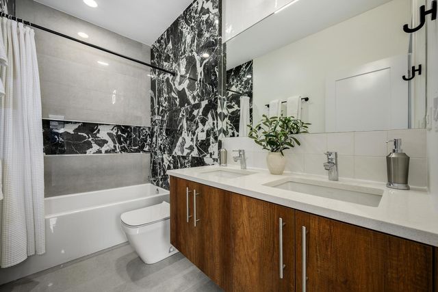 4127 N Whipple Street, Chicago, IL 60618