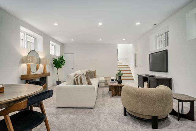 4127 N Whipple Street, Chicago, IL 60618