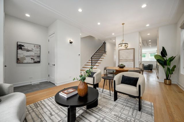 4127 N Whipple Street, Chicago, IL 60618