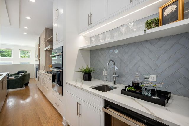 4127 N Whipple Street, Chicago, IL 60618