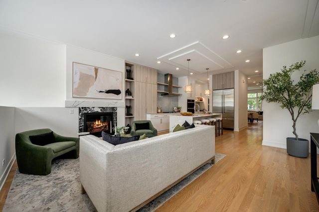 4127 N Whipple Street, Chicago, IL 60618