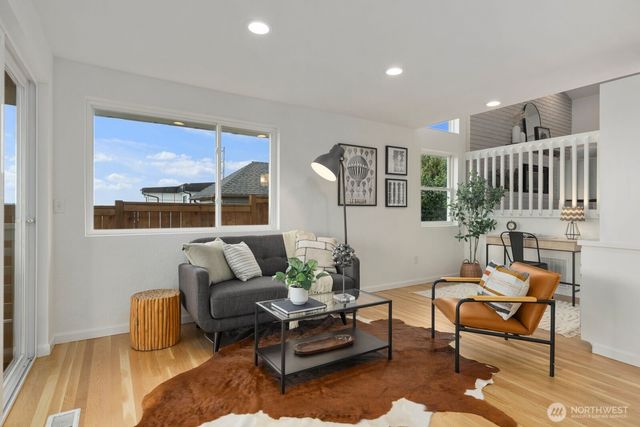 411 Cedar Ave S, Renton, WA 98057