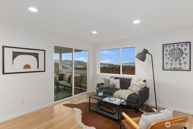 411 Cedar Ave S, Renton, WA 98057