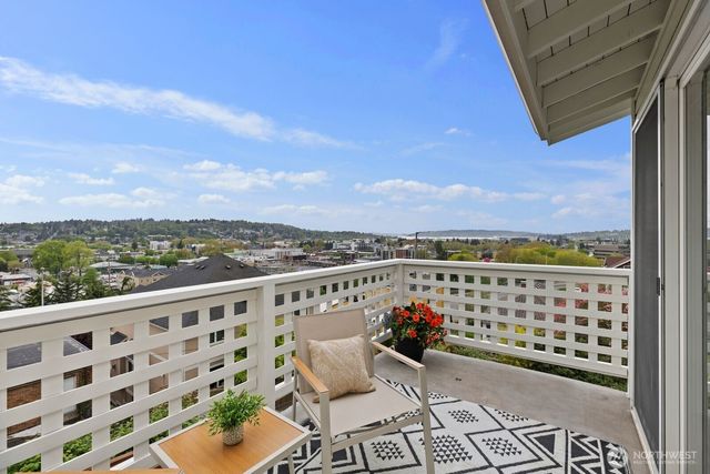 411 Cedar Ave S, Renton, WA 98057