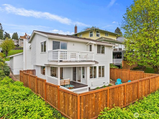 411 Cedar Ave S, Renton, WA 98057