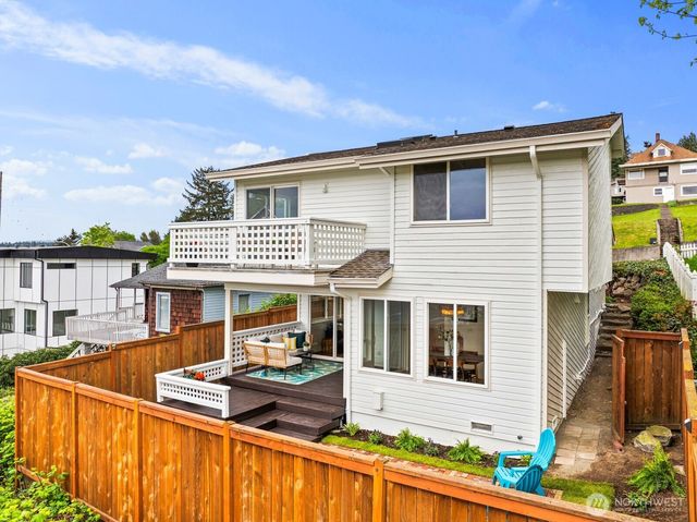 411 Cedar Ave S, Renton, WA 98057