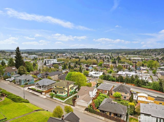 411 Cedar Ave S, Renton, WA 98057