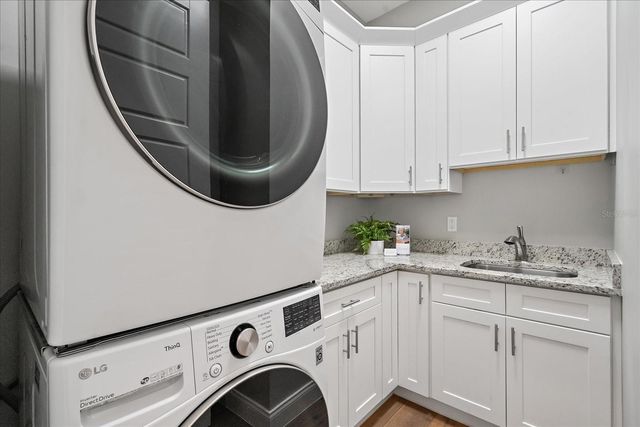 2207 WISTERIA STREET, Sarasota, FL 34239