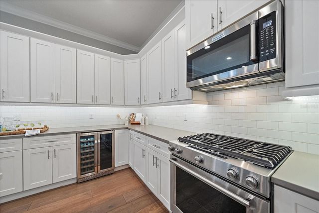 2207 WISTERIA STREET, Sarasota, FL 34239