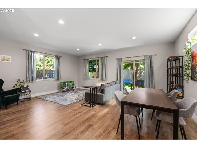 1822 E 33RD St A, Vancouver, WA 98663