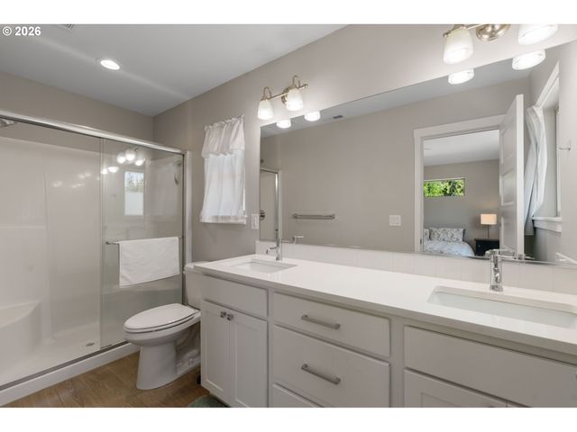1822 E 33RD St A, Vancouver, WA 98663