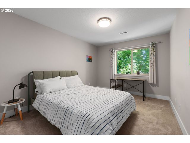 1822 E 33RD St A, Vancouver, WA 98663