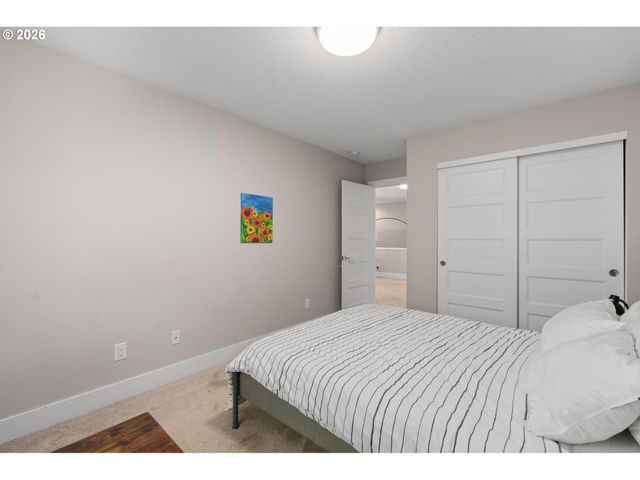 1822 E 33RD St A, Vancouver, WA 98663