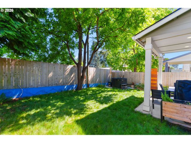 1822 E 33RD St A, Vancouver, WA 98663