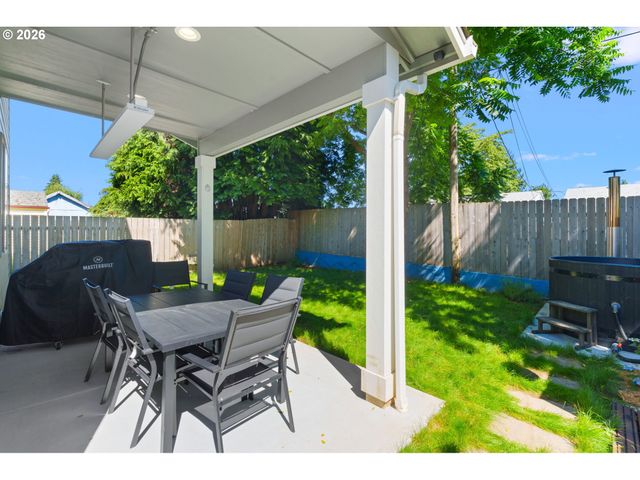 1822 E 33RD St A, Vancouver, WA 98663