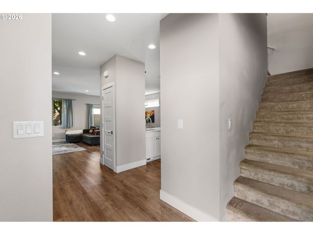 1822 E 33RD St A, Vancouver, WA 98663