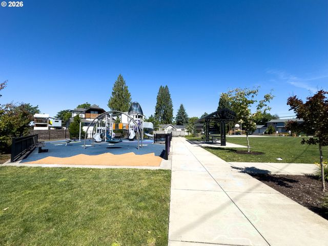1822 E 33RD St A, Vancouver, WA 98663